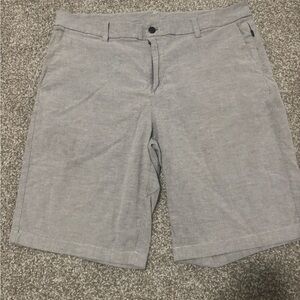 Lululemon Athletica Men's Light Gray Flat Front Shorts